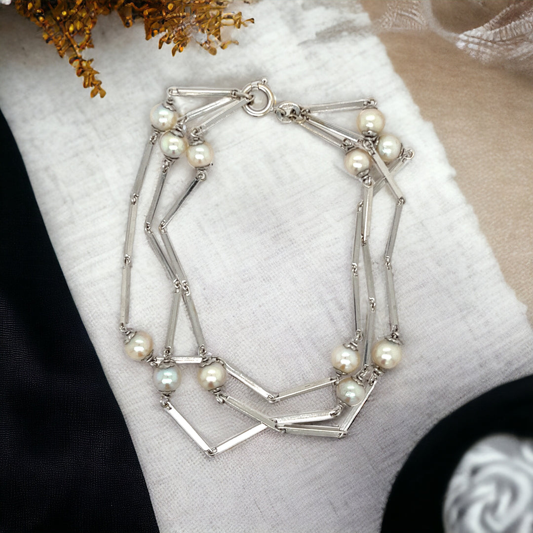 18 Karat White Gold Pearl Vintage Bracelet