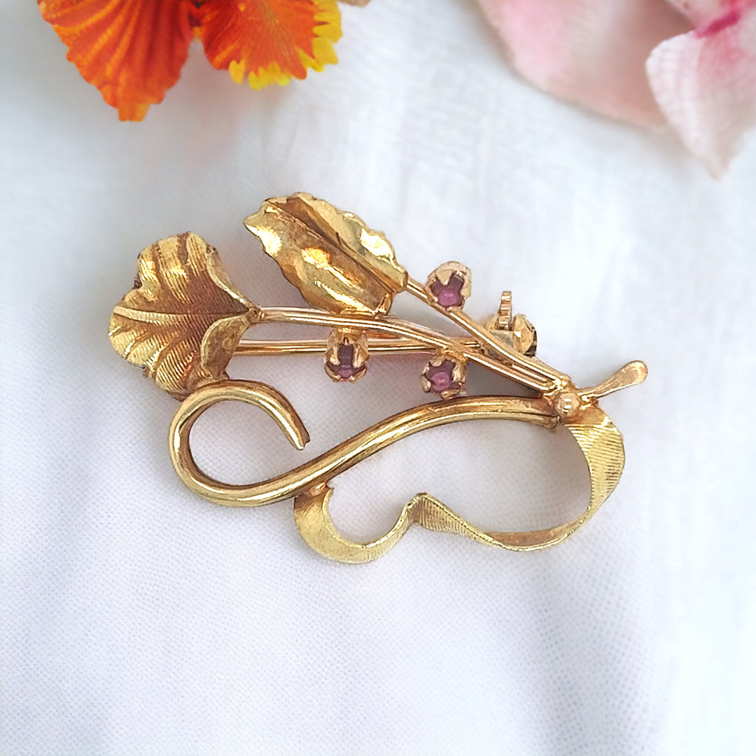 18 Karat Yellow Gold Ruby Vintage Pin/Brooch