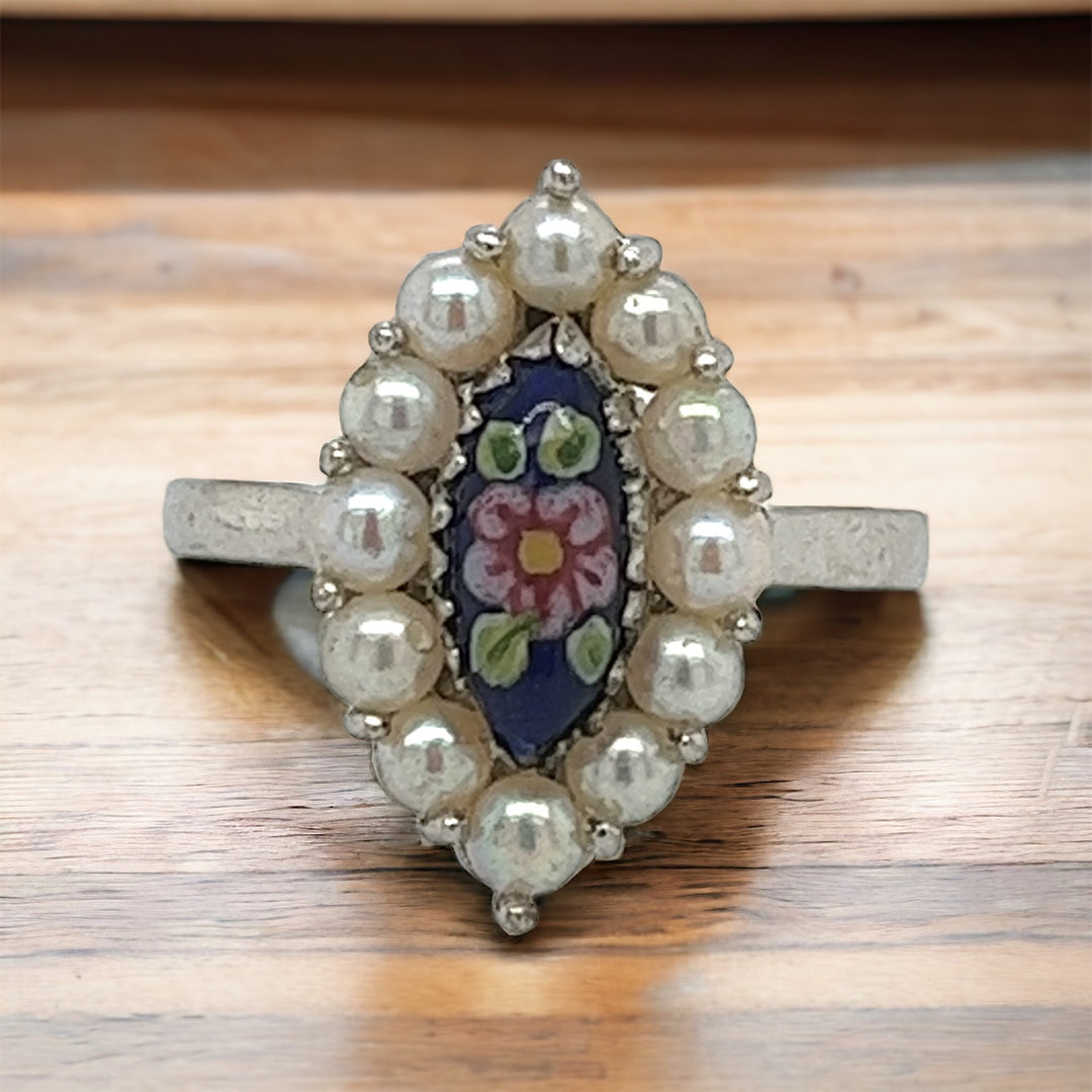 18 Karat White Gold Pearl Vintage Ring