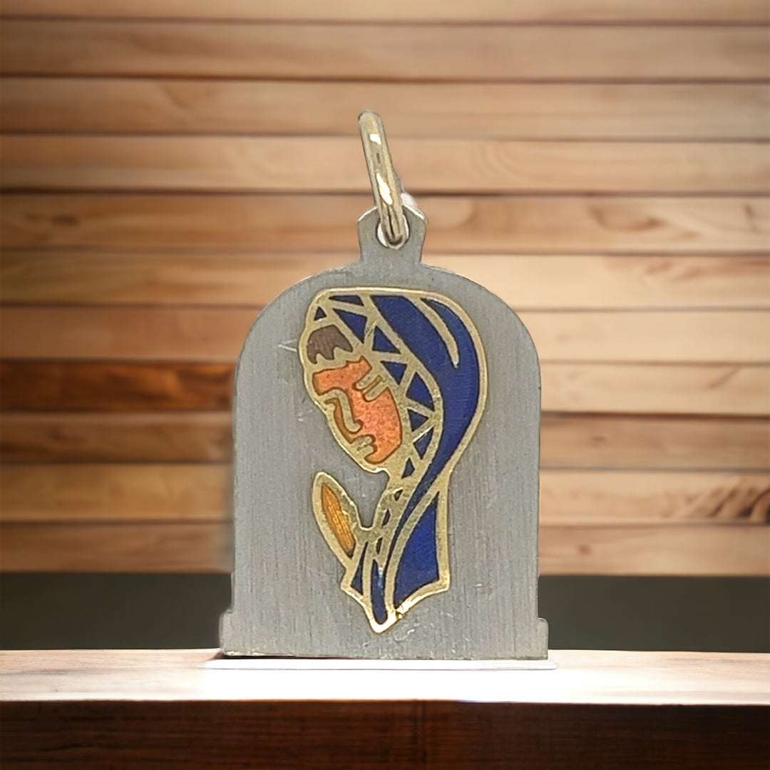 18 Karat White Gold Enameled Vintage Pendant