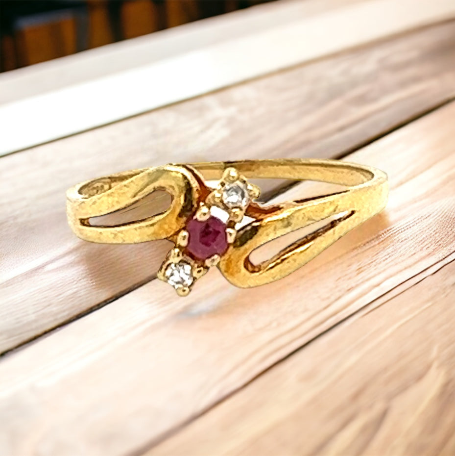18 Karat Yellow Gold Diamond and Ruby Vintage Ring