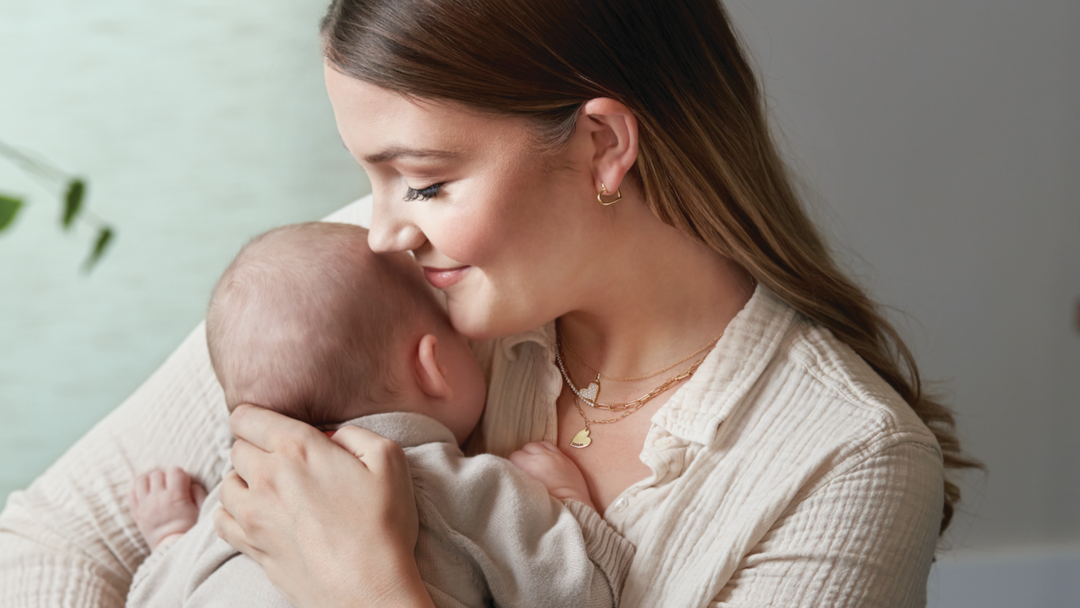 Why Customized Jewelry Is the Most Meaningful Gift You Can Give Mom