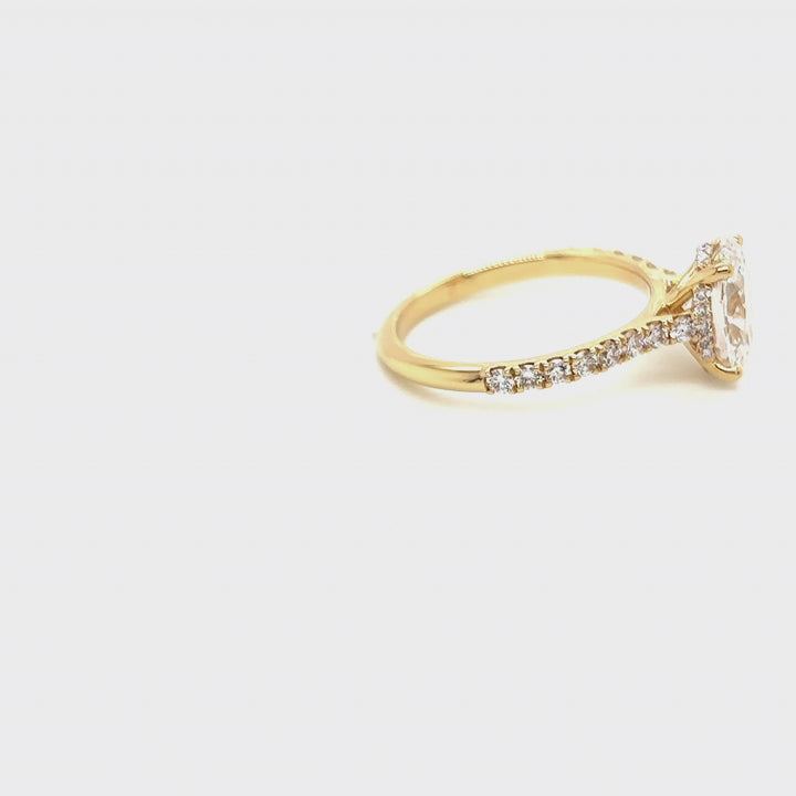 Rotating video of the 18 Karat Gold oval lab grown diamond hidden halo engagement ring at AJ's Jewelry in Queens, NY
