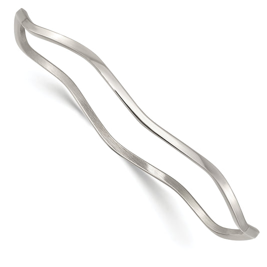 Chisel Stainless Steel Polished Scalloped Bangle